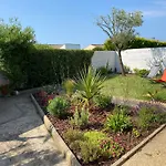 Vakantiehuis Frangipanier, Maison Quartier Calme, 1,5km De La Plage, 6 Pers