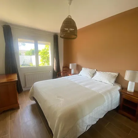 Tatil Evi Frangipanier, Maison Quartier Calme, 1,5km De La Plage, 6 Pers