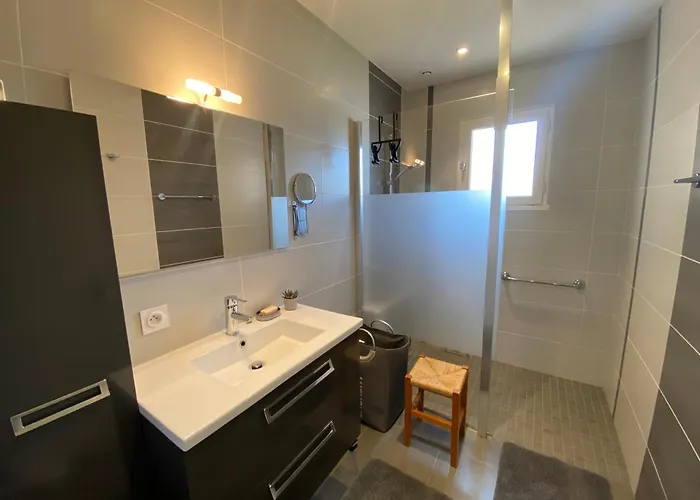 Frangipanier, Maison Quartier Calme, 1,5km De La Plage, 6 Pers Casa de Férias *