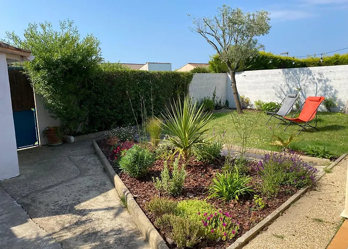 Casa de Férias Frangipanier, Maison Quartier Calme, 1,5km De La Plage, 6 Pers