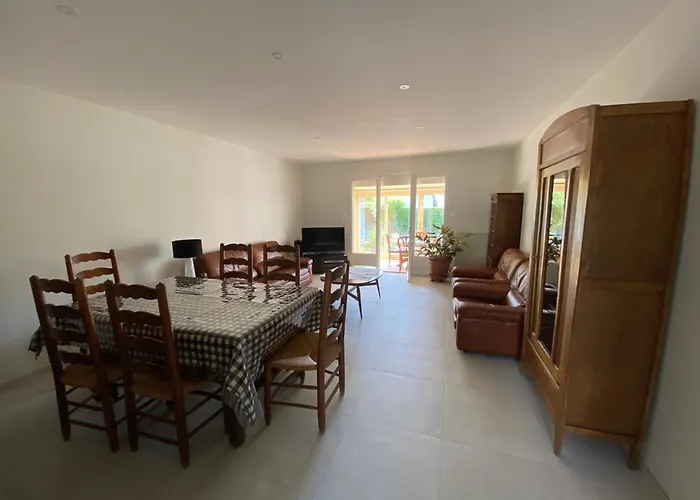 Frangipanier, Maison Quartier Calme, 1,5km De La Plage, 6 Pers